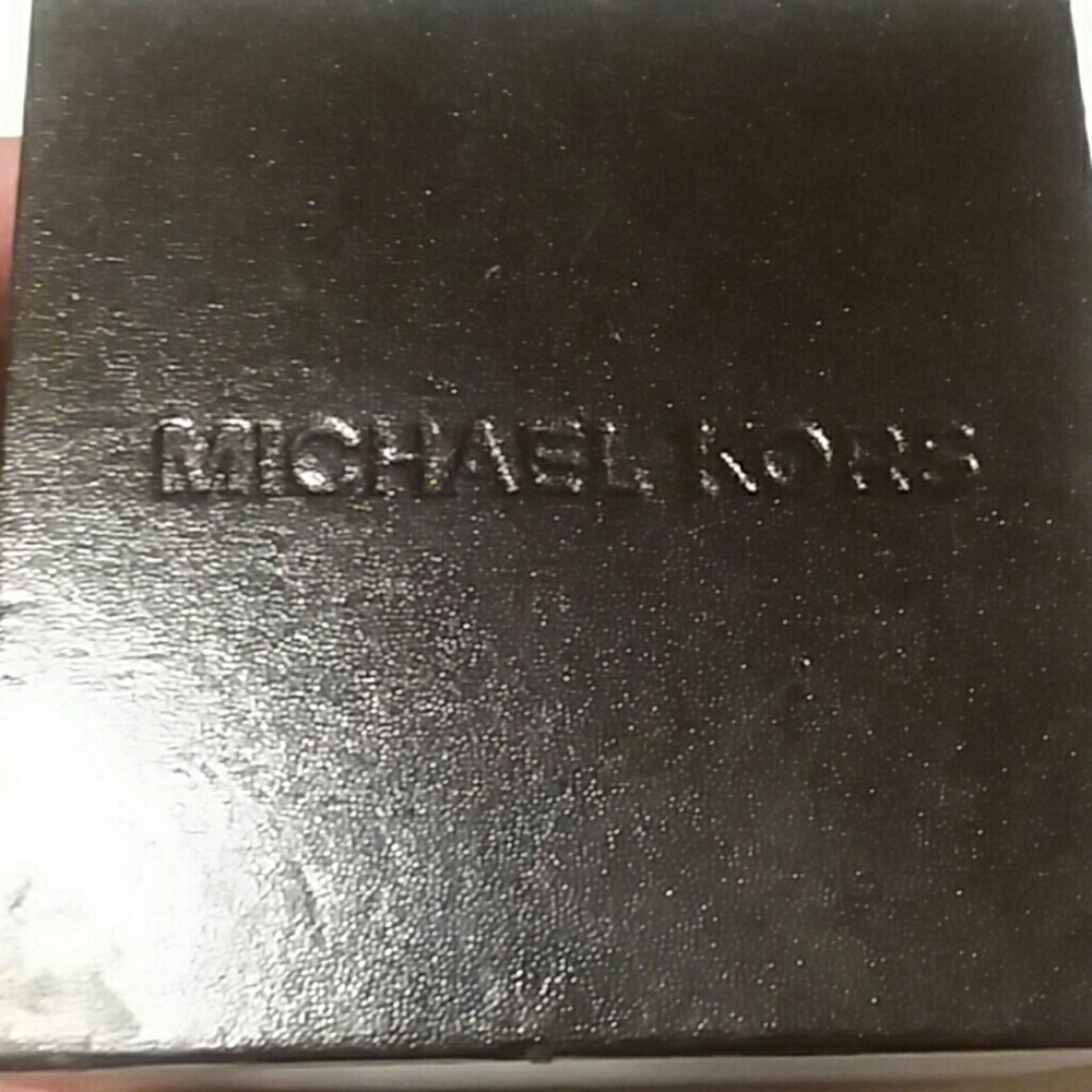 Michael Kors Watch Box